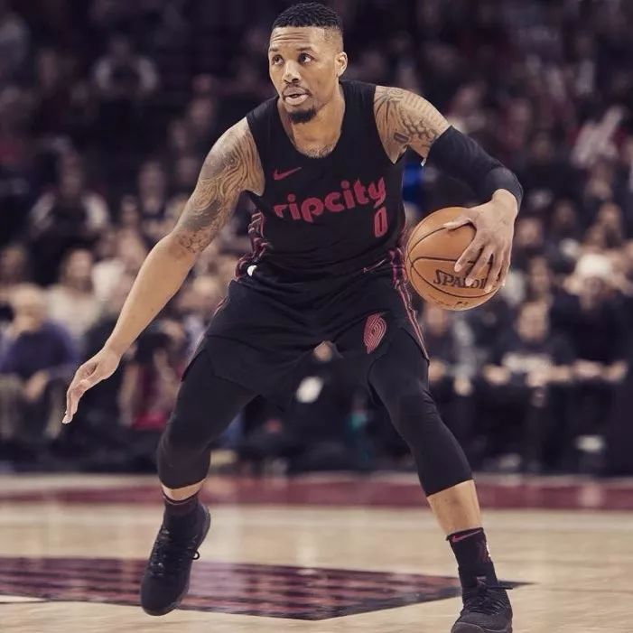 频繁成为外 频繁成为外