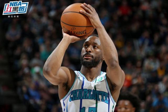 他巧妙地利 他巧妙地利